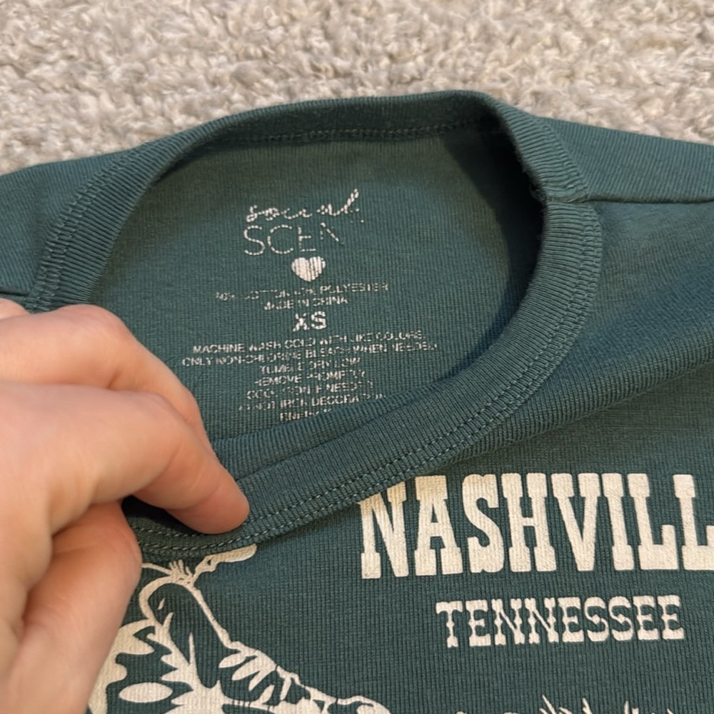Cropped graphic tee - Picture 2 of 4